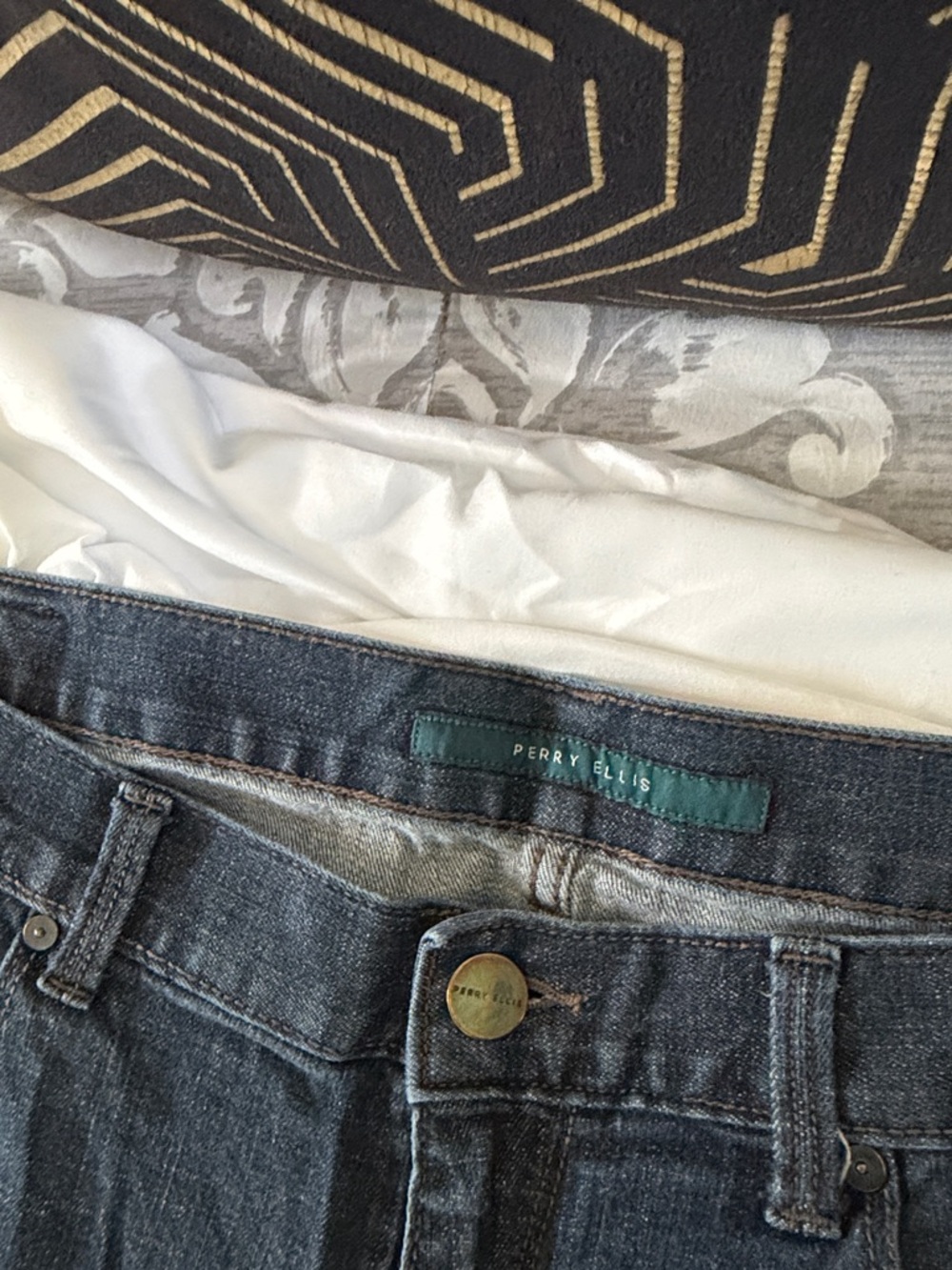 Perry Ellis men’s Charcoal High-Rise Jeans